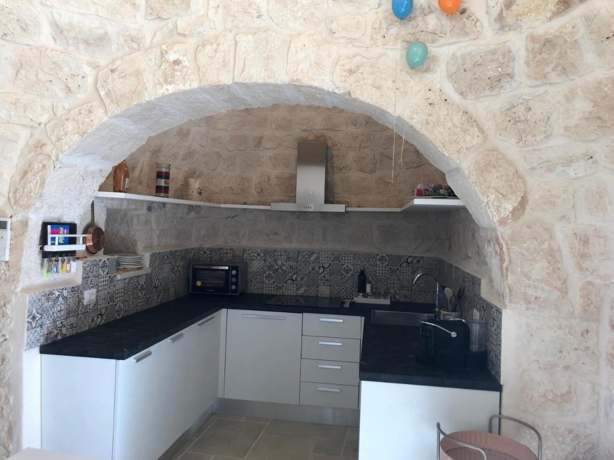 Trullo Dell' Edera Con Piscina Privata Apartment Alberobello Bagian luar foto