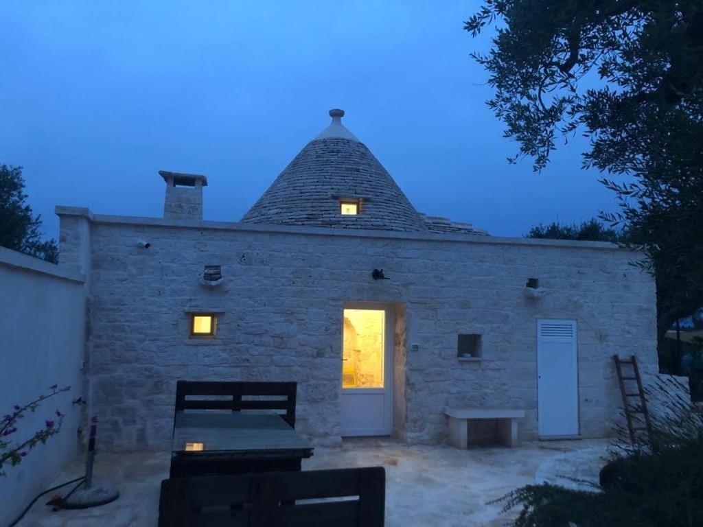 Trullo Dell' Edera Con Piscina Privata Apartment Alberobello Bagian luar foto